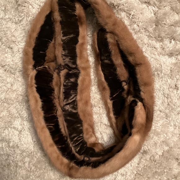 ** Real Mink fur Wrap** - Picture 3 of 4